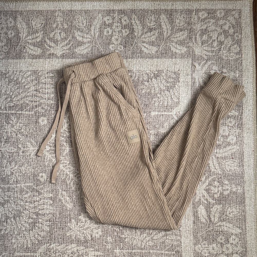 ALO Yoga Ribbed Beige Joggers